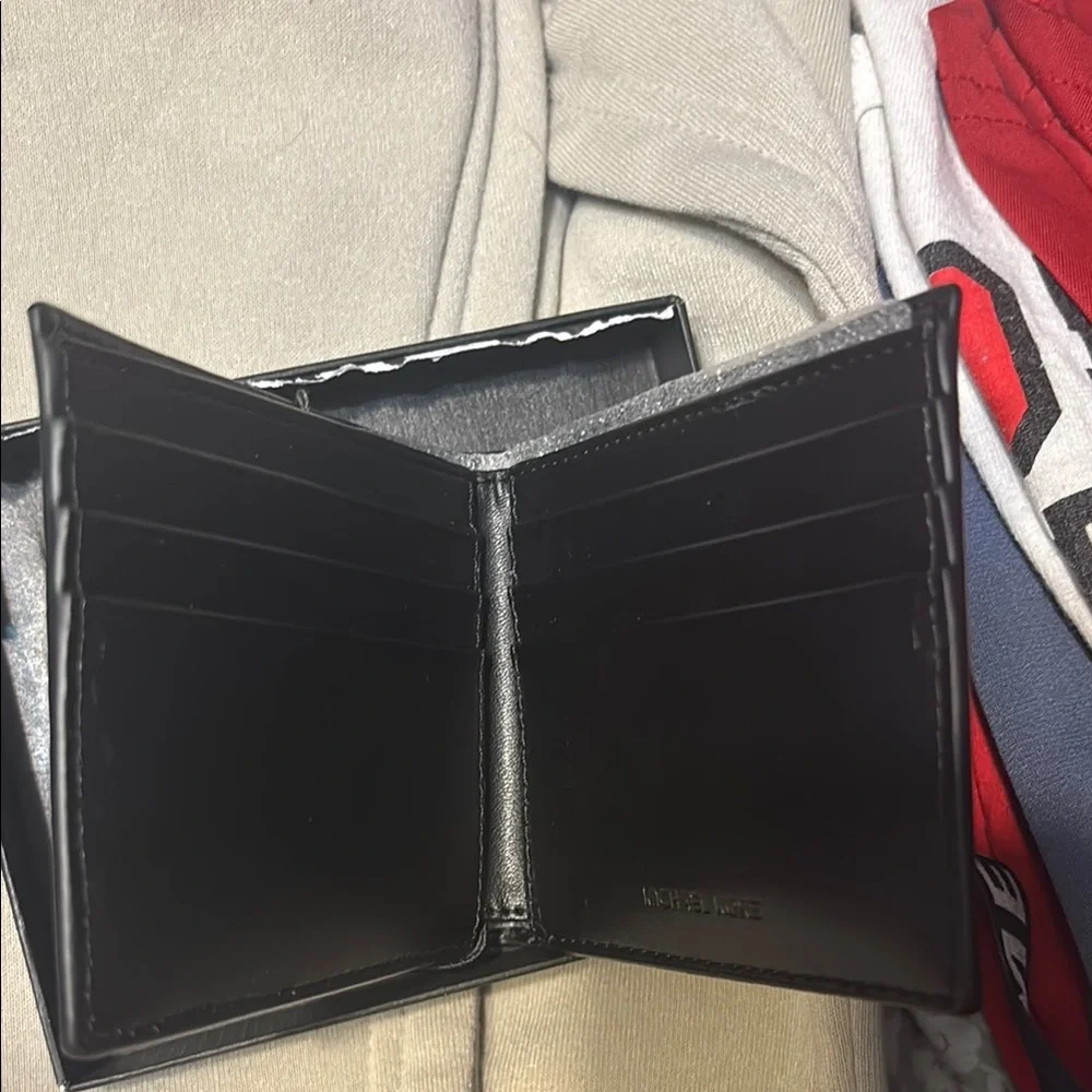 Michael Kors Black and White Box